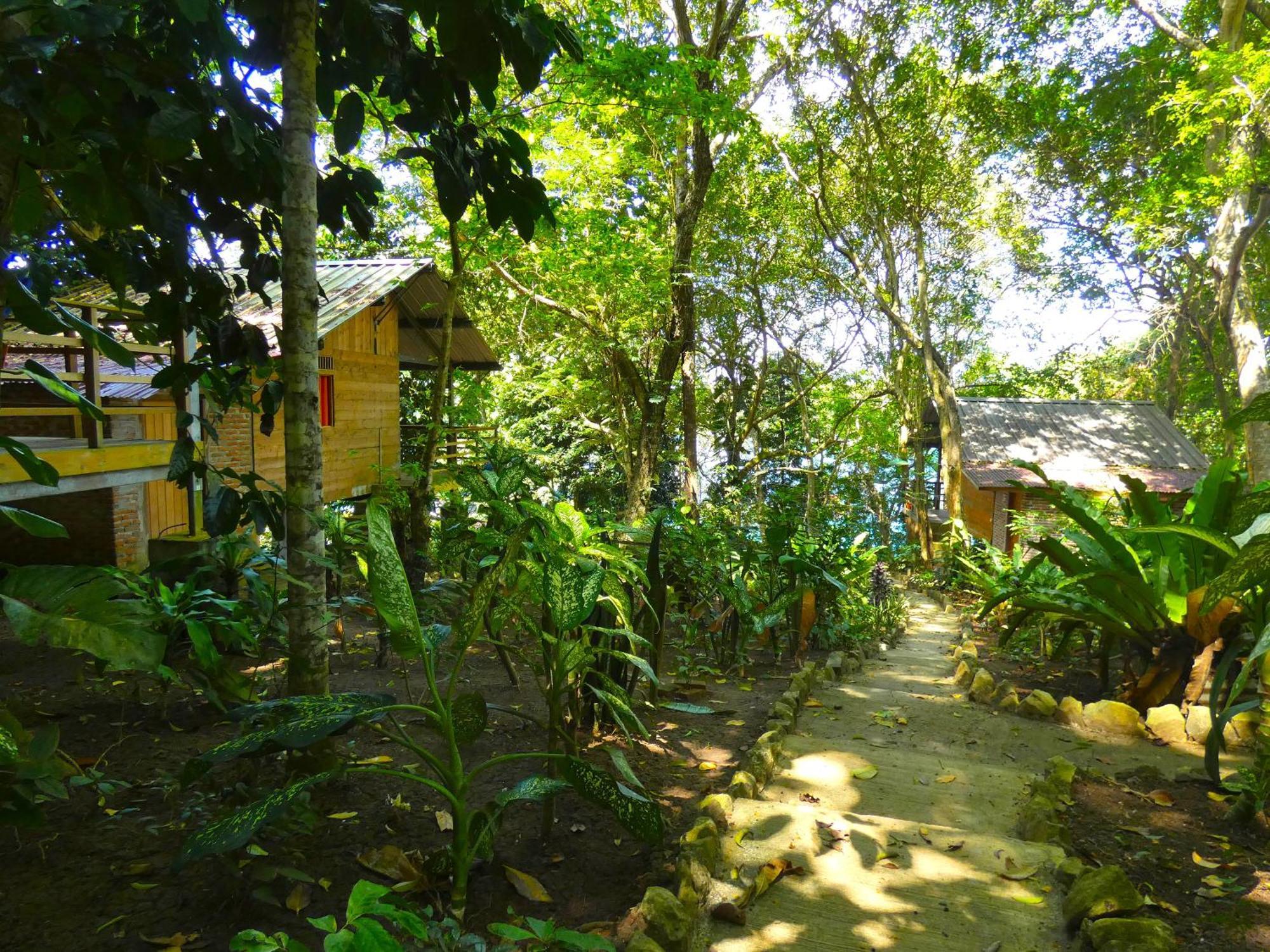 Santi Garden Bungalows Iboih Exterior photo