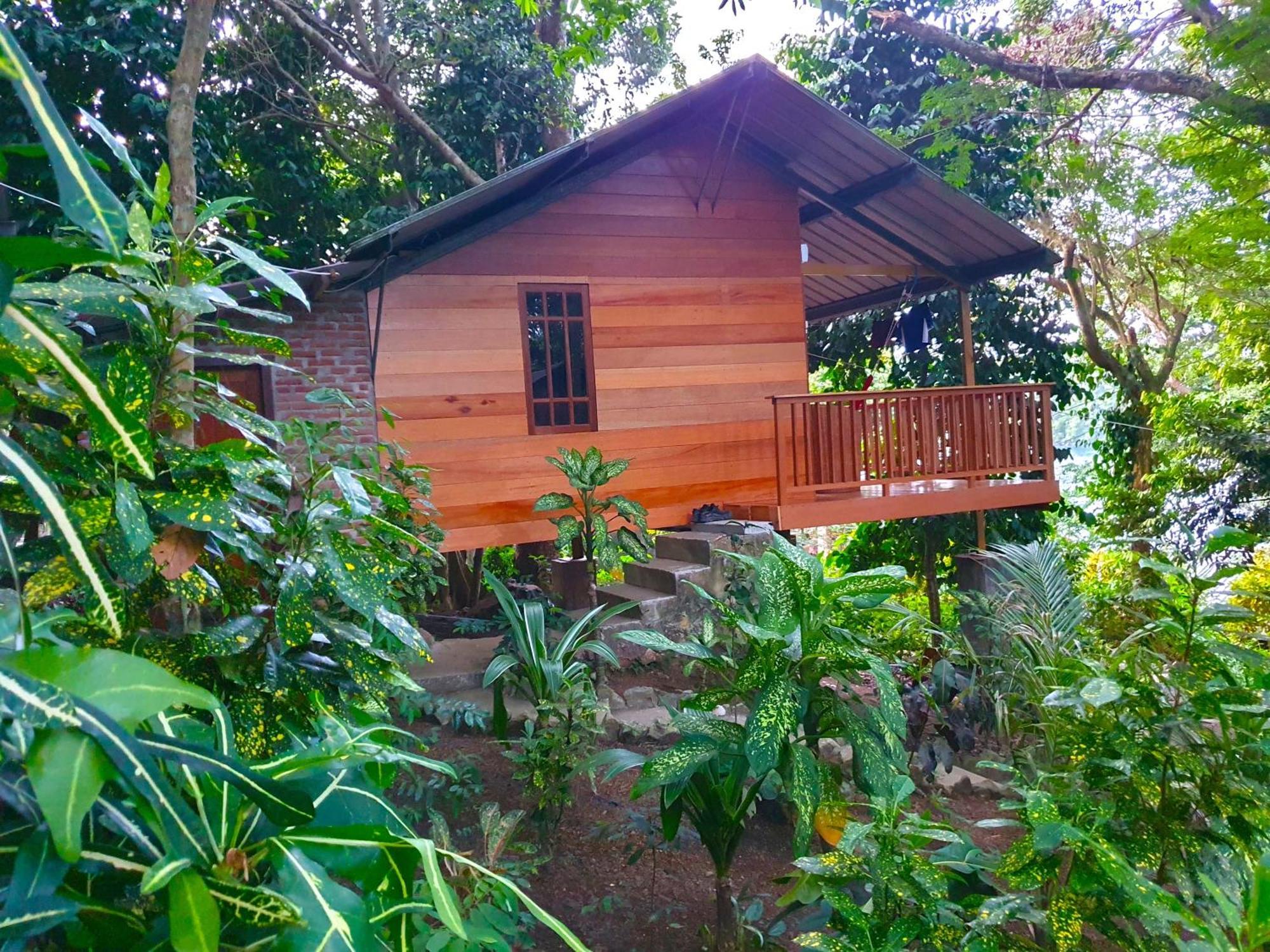 Santi Garden Bungalows Iboih Exterior photo
